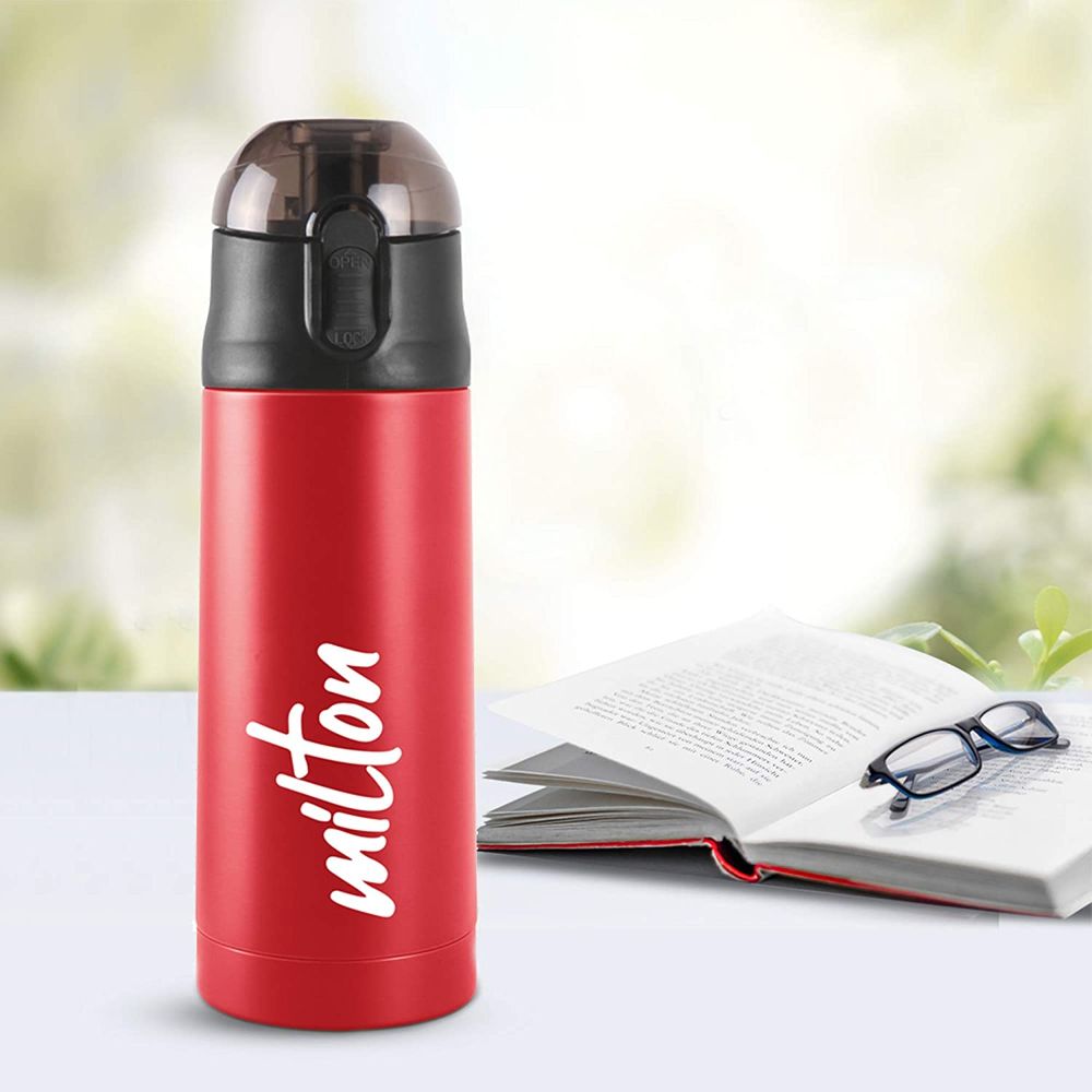 Milton New Crown-600 Thermosteel Hot and Cold Vacuum Insulated Water Bottle, 500 ML, Red